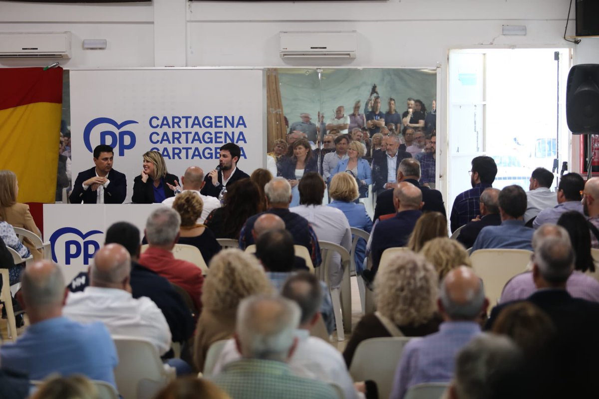 🚀 Celebramos Junta Directiva abierta en #LaVaguada con la presencia de nuestra alcaldesa , @NoeliaArroyoHer, y del Secretario General del @PPRMurcia, @jmluengogallego. 🗳️¡En las próximas europeas nos jugamos el futuro de #Cartagena!
