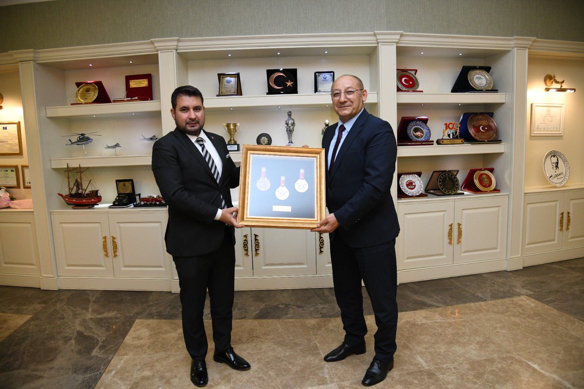 📌 Türkiye Halter Federasyonu Başkanı Talat Ünlü, Başkanımız Selim Çırpanoğlu’nu makamında ziyaret etti. @selimcirpanoglu