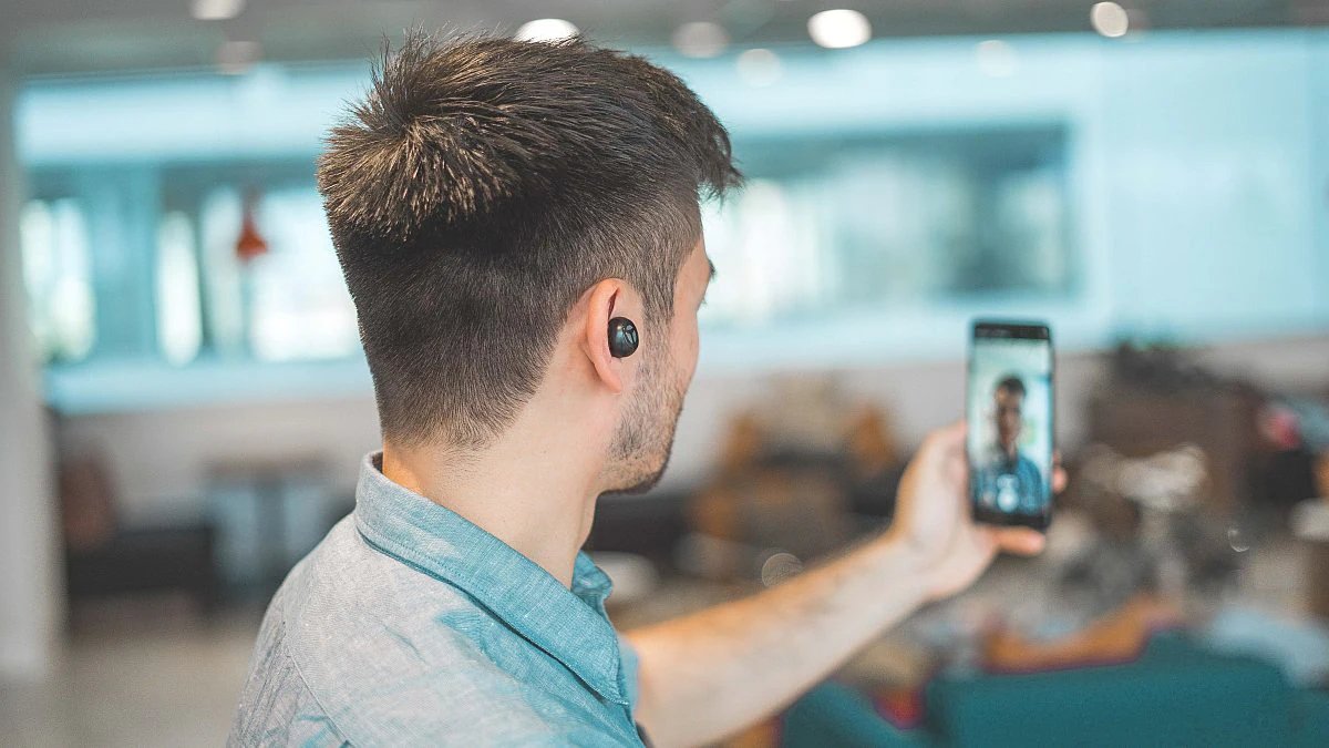 Did you know? In Australia, both retailers and police are using facial recognition tech with minimal regulation and transparency. What are your thoughts on privacy vs. security? #FacialRecognition