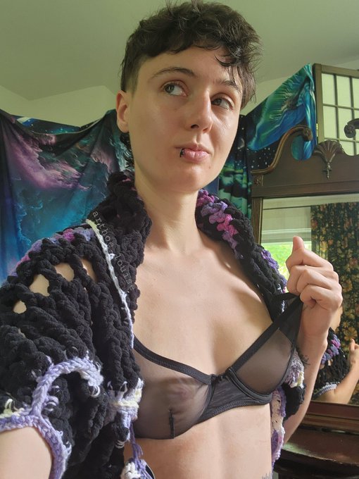 I&#039;m only $20 away from my goal on Streamate today. Come say hi before I have to run errands for the evening<a href="/tag/mvsales"class="tags"><span>&#35;mvsales</span></a>