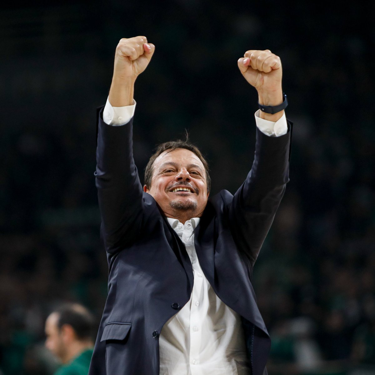 Büyük racon kesmişti karşılığını da verdi. Fenerliler yine üzgün uyuyacak. Galatasaray'ın çocuğu Ergin Ataman, Final Four’a kaldı. Tebrikler hocam.☘️