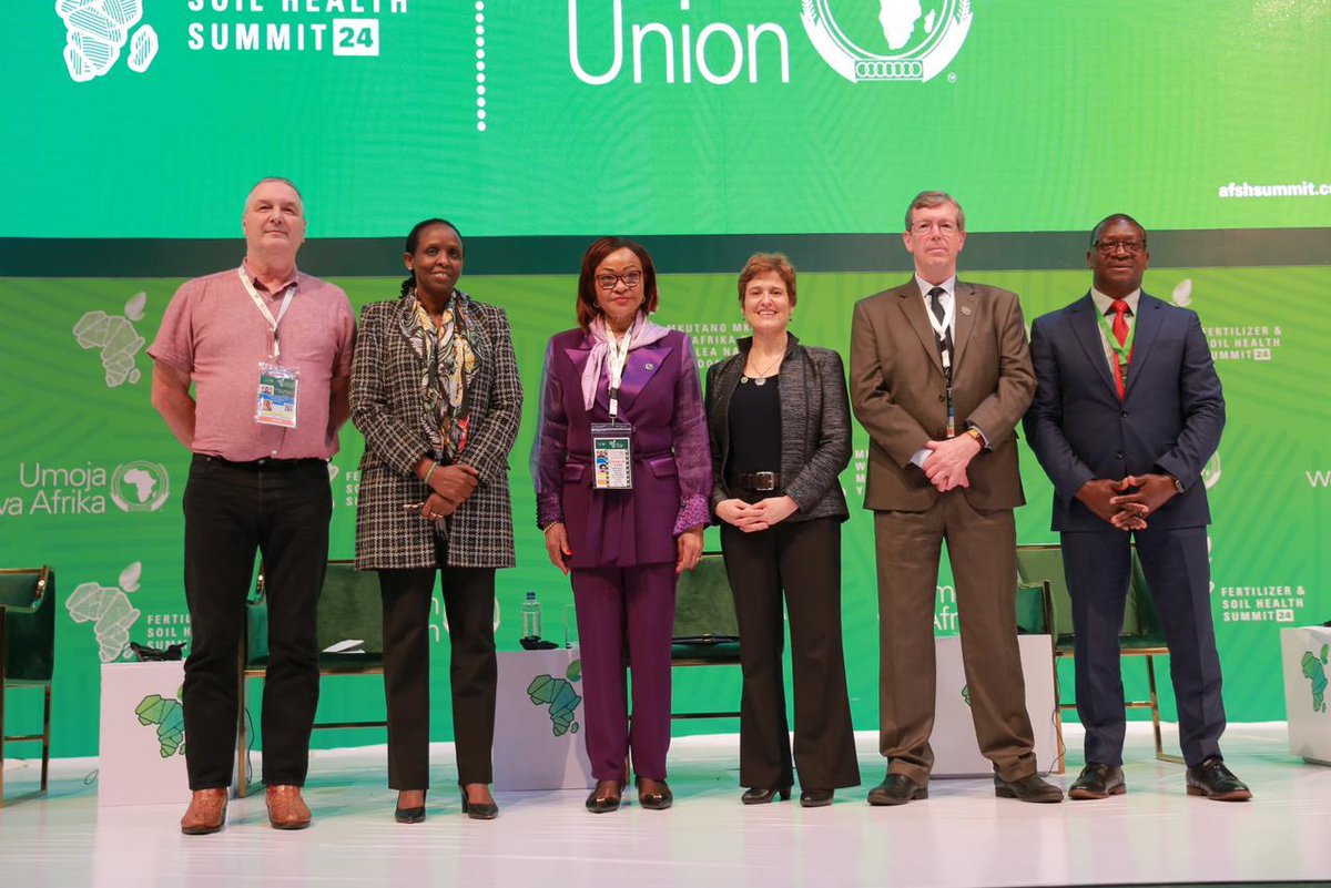 There is an air of urgency at the #AFSH24 summit on the need to improve African soil health to address growing hunger and threats from climate change. It was an honor to join today’s opening ceremonies and I’m confident we’ll make great progress here!