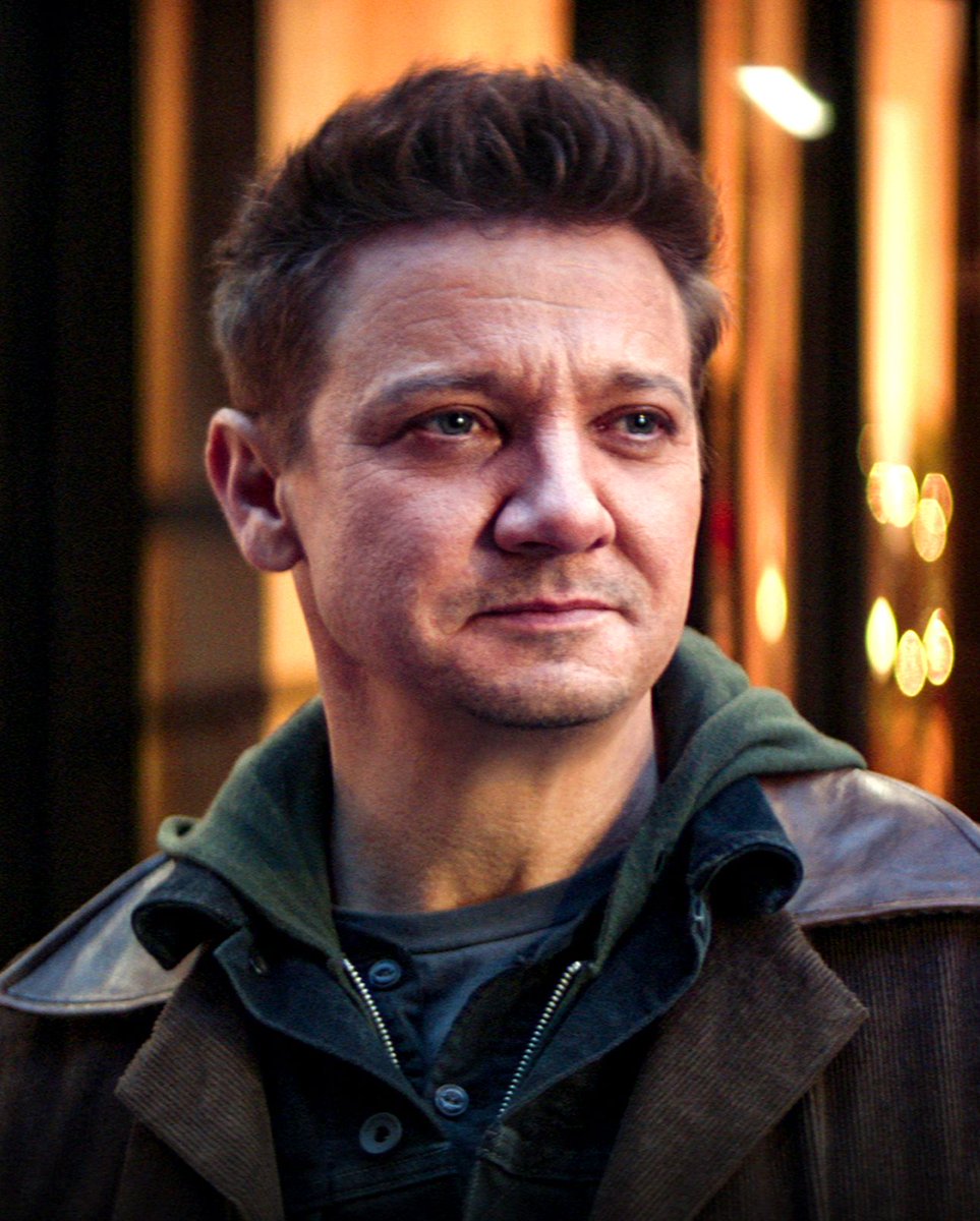 Jeremy Renner 'actually [clinically] died' following his snowplow accident last year, says his #MayorOfKingstown co-star Michael Beach:

'I didn't know until he told me... [but] he says every week, he feels stronger...' Full quote: thedirect.com/article/jeremy…