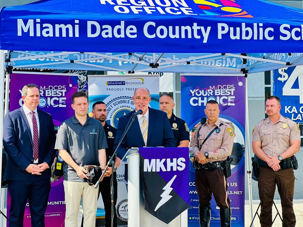 This morning we joined @MDCPS, @BusPatrol_ and @MDSPD for a press conference to announce a partnership that will enhance student safety and combat reckless driving behavior around school buses. Starting tomorrow, all 1,065 buses in the MDCPS fleet will be equipped with the most…