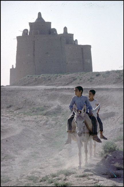 Isfahan, Iran, ca. 1976. 
📷: Bruno Barbey