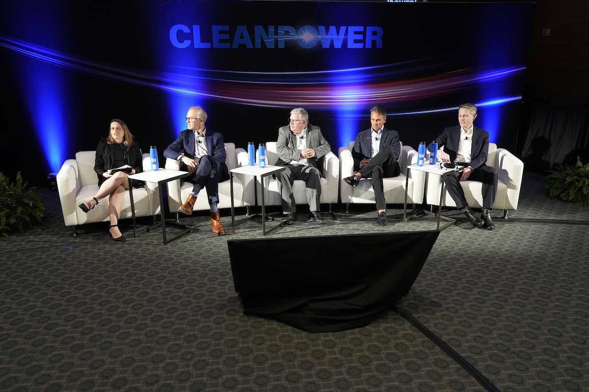 At #CLEANPOWER24, clean energy manufacturer leaders from @TheAESCorp @NEXTracker @GEVernova @FirstSolar & @FormEnergyInc outlined the benefits of an American supply chain: reliable delivery, logistics cost reduction, traceability, the ability to innovate, and tapping into a U.S.…