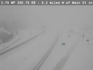 Snow is accumulating on the roads under the heavier snow showers in the mountains. CDOT webcams cotrip.org/home show travel is slow going and in some cases roads are temporarily closed. Image below is of I-70 near Frisco. #cowx