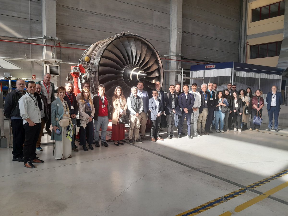 CifpPRV's tweet photo. Hoy un día innovidable en el @CifpPRV #CentroExcelenciaFP hemos conmemorado el #Xaniversario del ciclo Formativo de Tecnico de Mantenimiento de Material Ferroviario.
@ACTREN_MF 
@Alstom_es 
@rio_tormes 
@cifpjuanherrera 
@TalgoGroup 
@Hitachi 
@CIFPRIOEBRO 
@metro_madrid 
@Renfe https://t.co/AldWiFB1ic