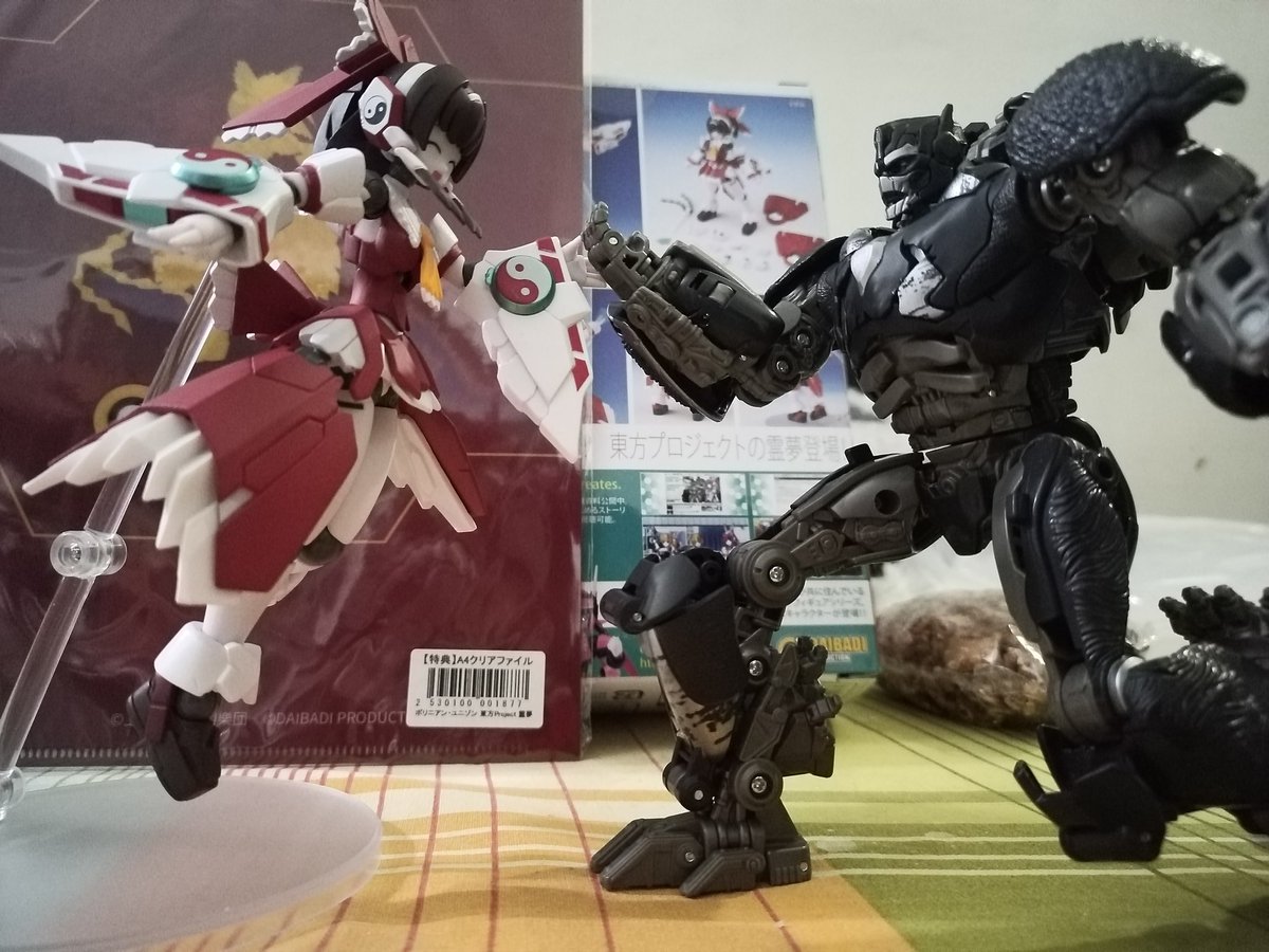 My shipp
Polynian Reimu x Optimus Primal
And no one can stop me