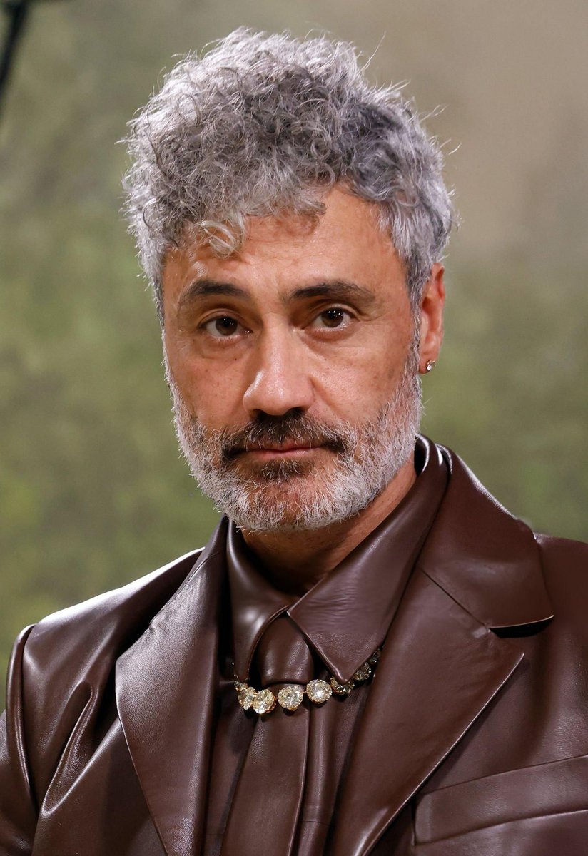 📸 Taika Waititi attends the 2024 Met Gala 

Taika wore a custom leather suit by Marni and jewelry by Jacob and Co.