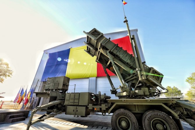 BREAKING: Romania is open to sending a battery of the Patriot air defense system to Ukraine President Iohannis confirmed the information during a meeting with Biden in Washington D.C. Romania ordered 7 batteries from the USA. 4 have been delivered Via @RealDacianDraco 🇷🇴🇺🇦