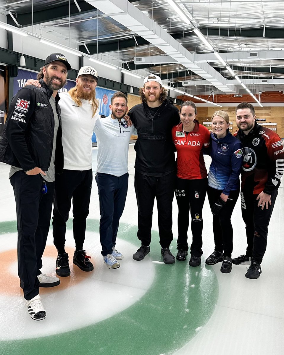 HOCKS 🤝 ROCKS 🥌 @TheeHOCK8 as well as #Vikings legend Jared Allen participated in a @GrandSlamCurl event in Nashville this week along with Canadian world champion Rachel Homan! 🇨🇦