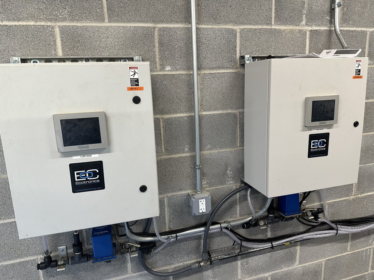 shaunkennedy12's tweet photo. Just wrapping up an install for @GreenMontclair today we installed 2 water quality injections, wetting agent injection and a mix tank. Beautiful new pump-house. https://t.co/M6VwrhzD5T
