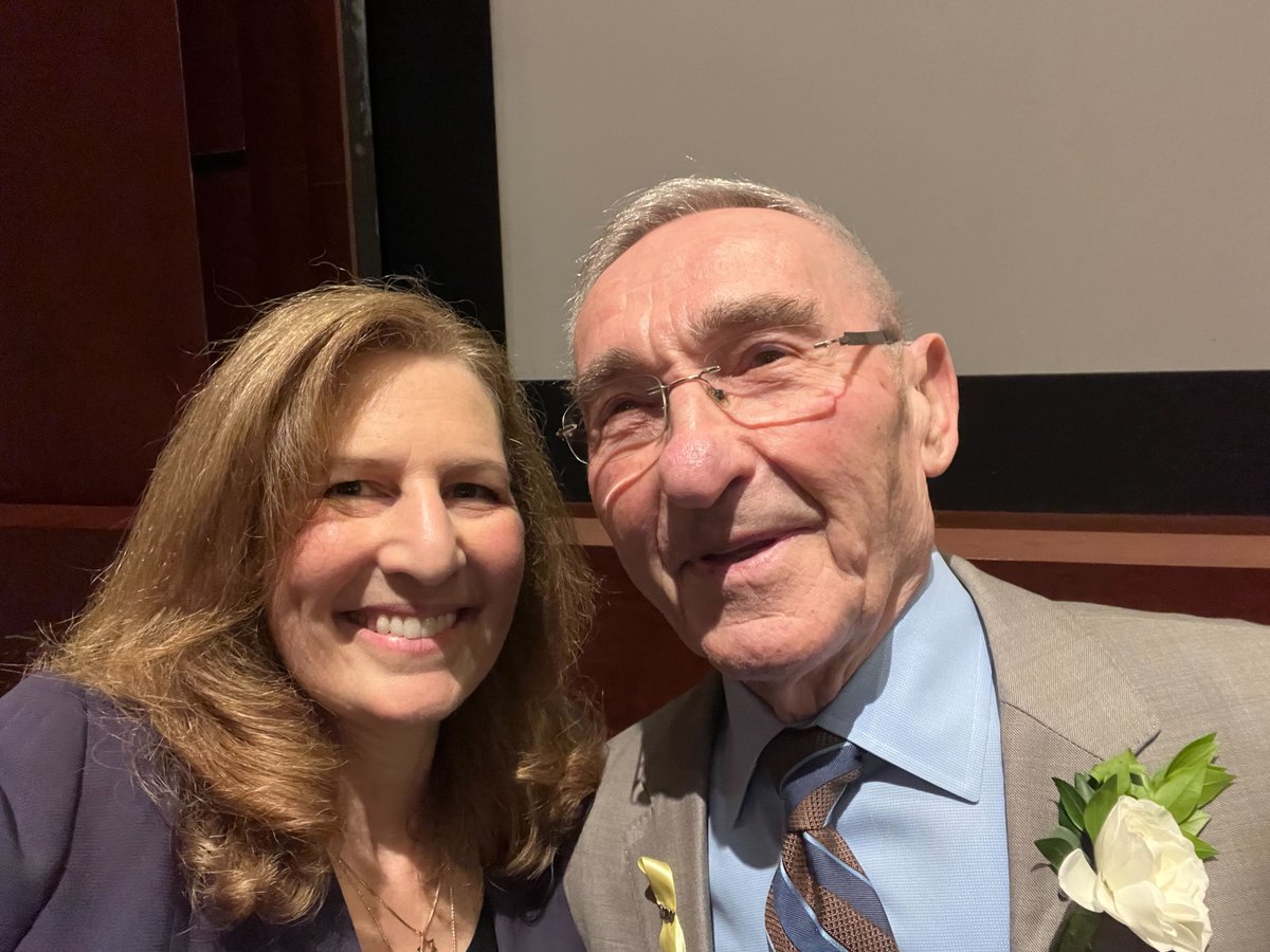 It was an honor to meet Holocaust survivor Nat Shaffir today at the Holocaust Remembrance ceremony at the Capitol. Nat, thank you for teaching the next generation and thank you @POTUS, @RepJeffries, and @SpeakerJohnson for your powerful statements and moral clarity. #NeverAgain