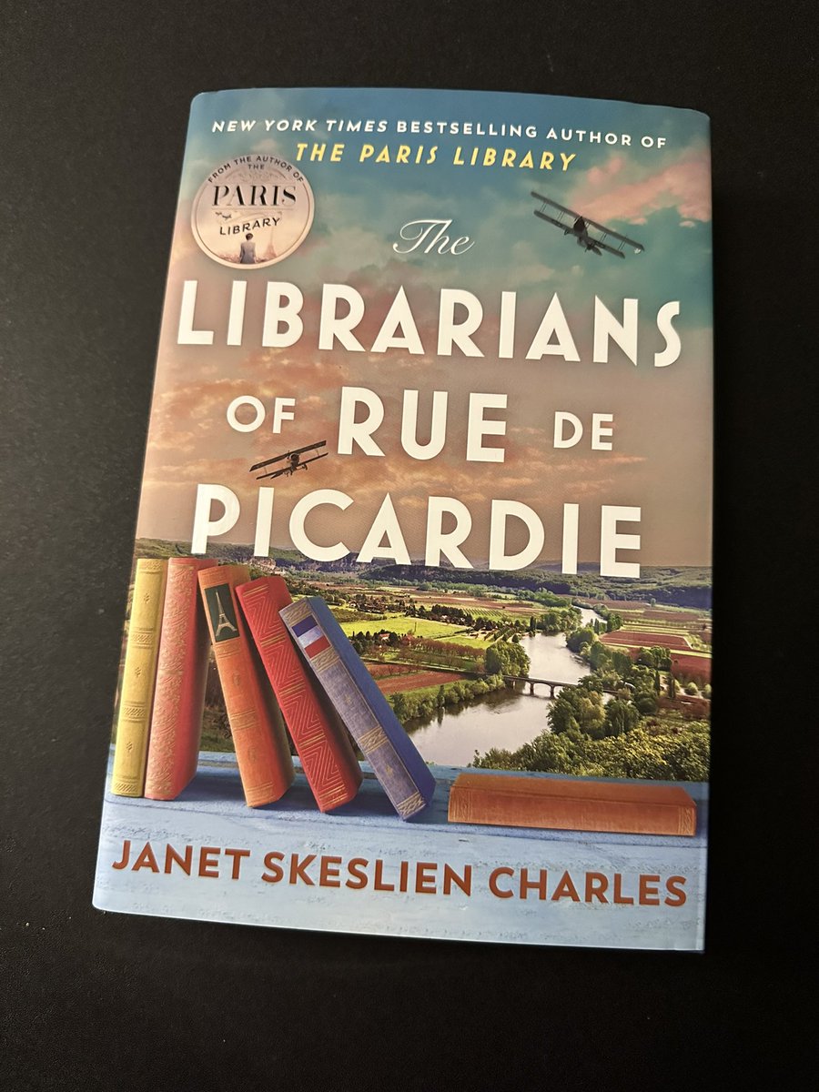 Thank you Federica @headlinepg for my gorgeous copy of The Librarians of Rue de Picardie by Janet Skelton Charles