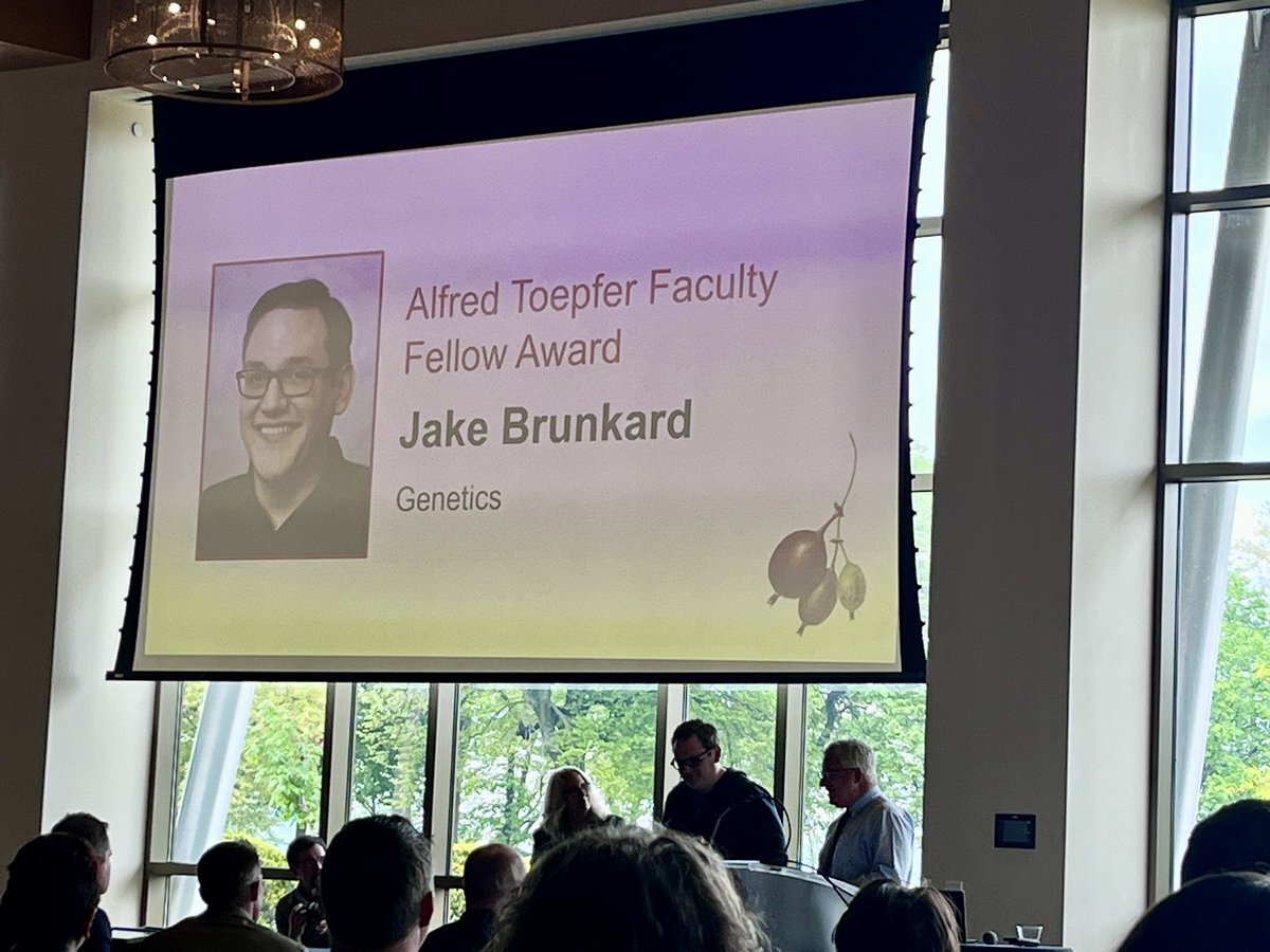 UW Madison Genetics (@uwgenetics) on Twitter photo Congrats to <a href="/BrunkardLab/">Brunkard Lab</a> for winning the <a href="/UWMadisonCALS/">UW–Madison CALS</a> Alfred Toepfer Faculty Fellow Award! Congrats to <a href="/BrunkardLab/">Brunkard Lab</a> for winning the <a href="/UWMadisonCALS/">UW–Madison CALS</a> Alfred Toepfer Faculty Fellow Award!