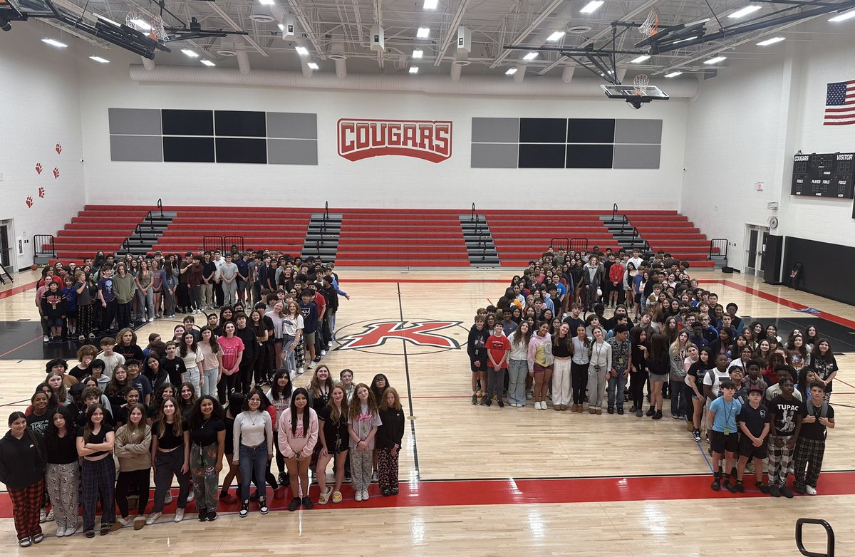 Here’s a sneak peek of our 8th-grade panoramic picture! Don't miss out – preorder now through the link below! 
Preorder ends tonight! 
drive.google.com/file/d/1rqKZqz…