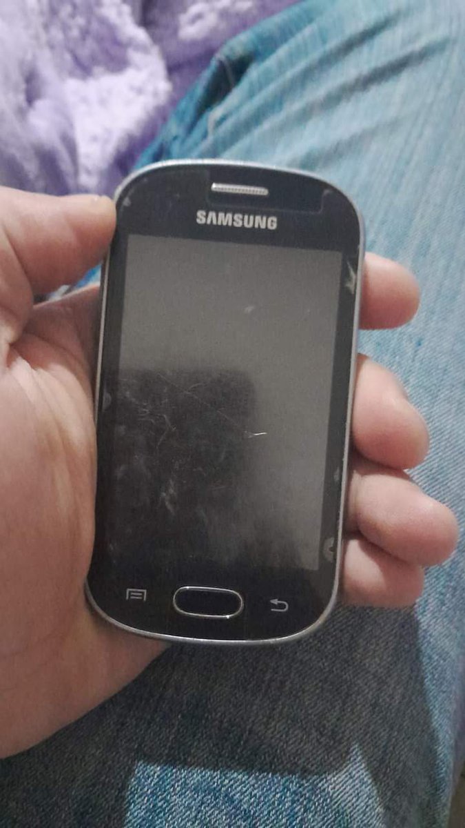 DavidRoldan_3's tweet photo. La moza : buenas tardes le dejo el QR así lee la carta 
Mi celu: https://t.co/f5upe26grE