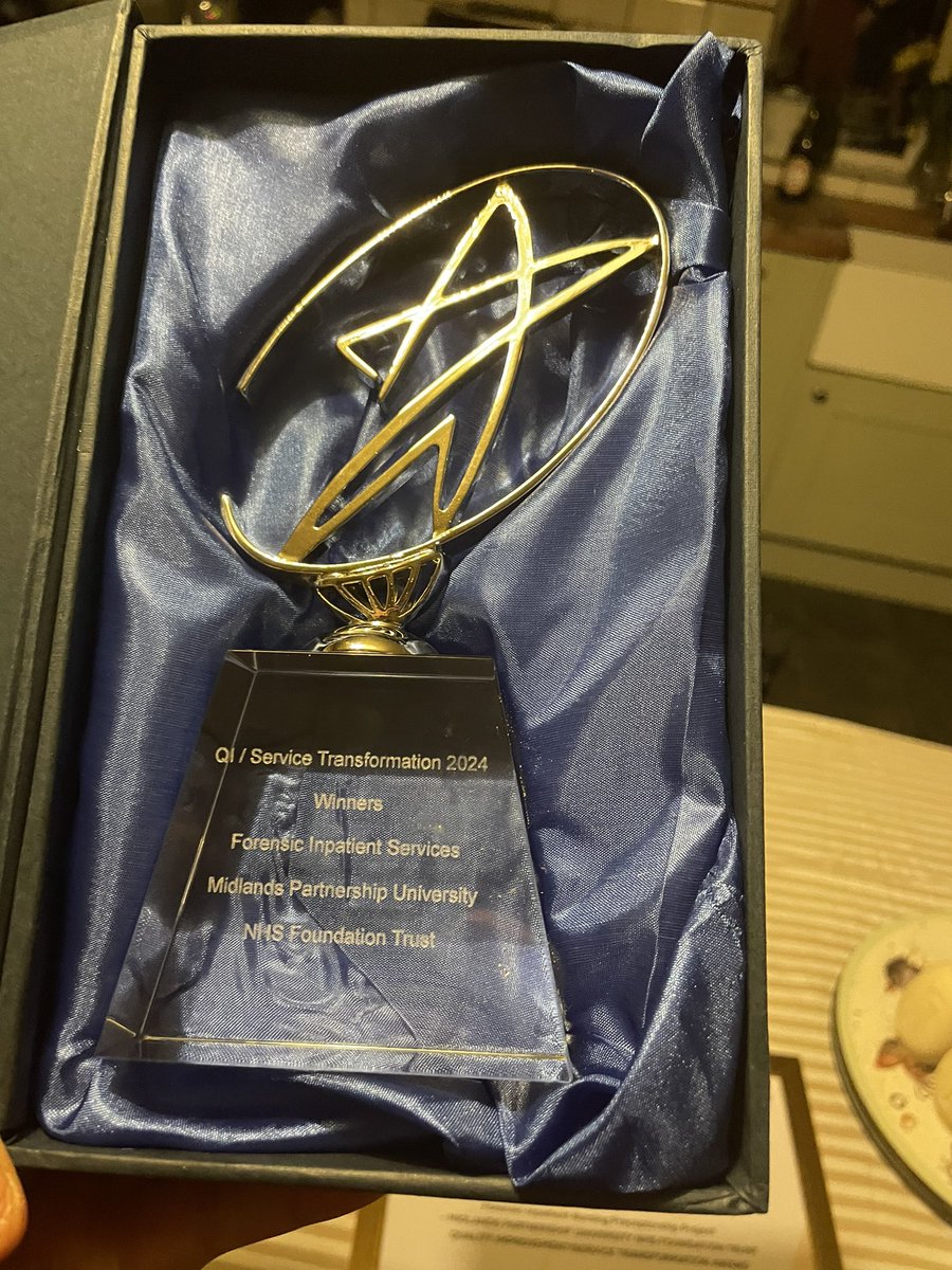 Laura Hawkins tweet media