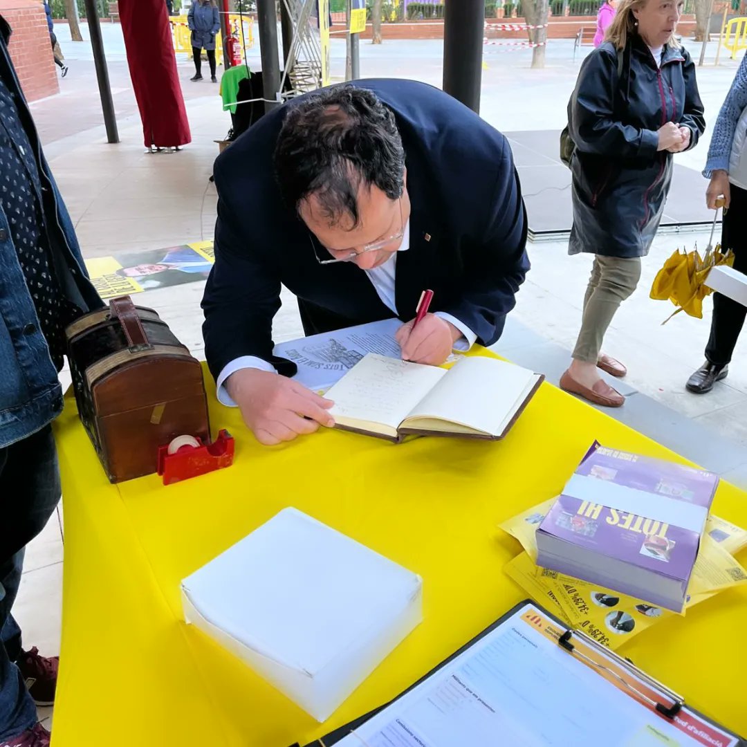 🫂 Moltes gràcies a tothom per l'acte d'avui!
🗣Aquesta tarda hem pogut compartir amb el conseller <a href="/joanignasielena/">Joan Ignasi Elena</a> les impressions sobre la seguretat al nostre municipi així com altres qüestions d'interès pels veïns i veïnes.
💛 Seguim treballant per la Catalunya de la gent!