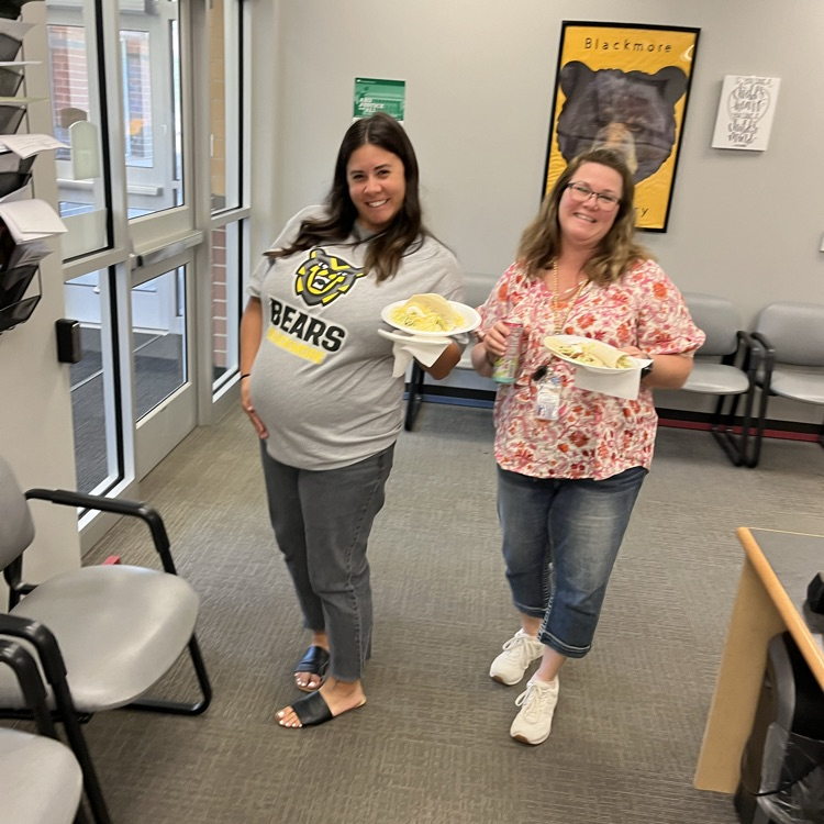 BlackmoreBears's tweet image. TACO 'bout a great staff!! It was Taco Tuesday for the Blackmore Staff!  Shoutout to our always amazing PTO and Taco Tico for their support!! #BEfamily #teacherappreciationweek