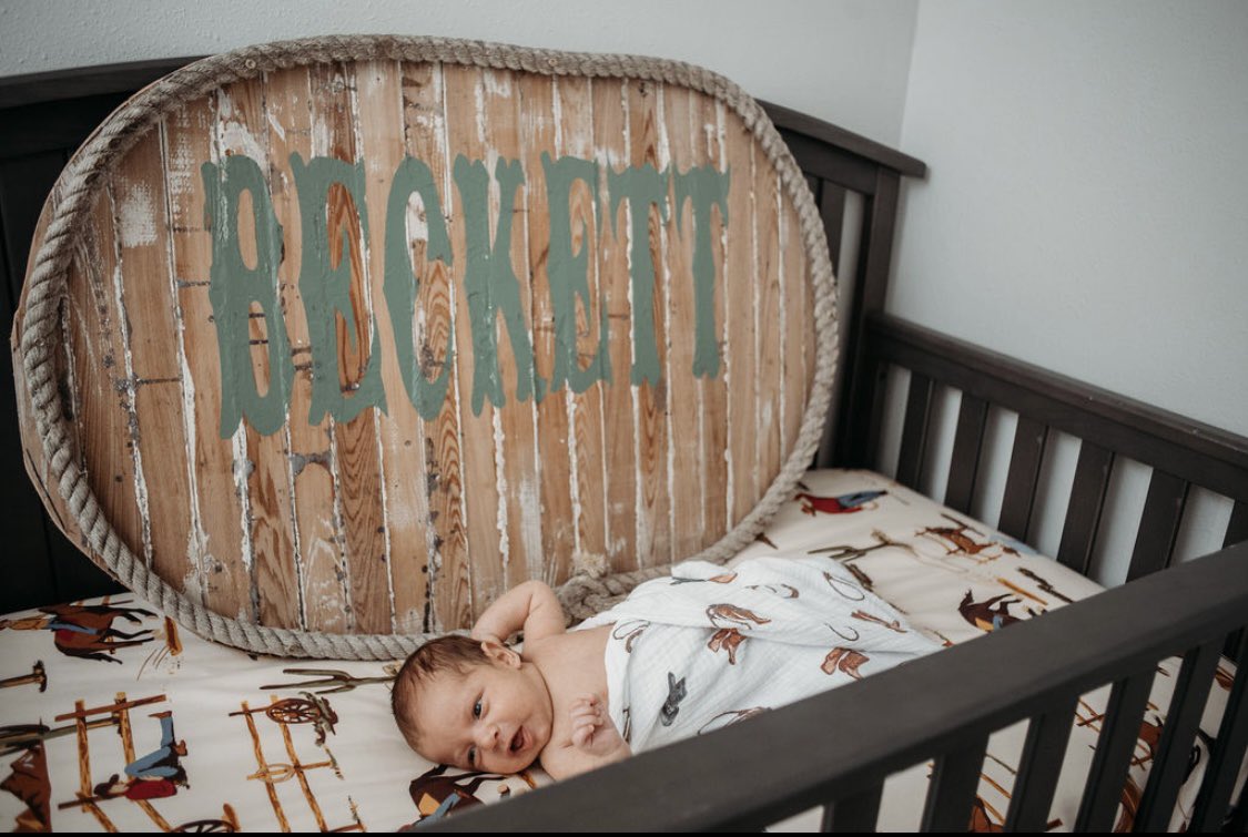Kaylurrjay's tweet photo. Mommas don’t let your cowboys grow up to be babies🤠 https://t.co/wRJ1oVlRQx