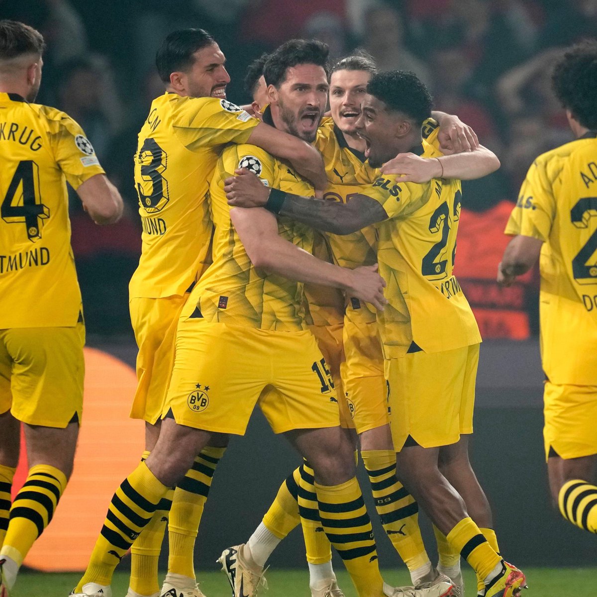 Football Pictures That Go Hard tweet media