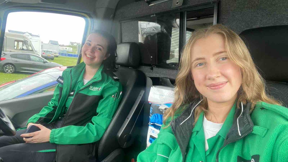 SJAColeraine's tweet photo. Another 3 shifts of the 24/7 treatment centre cover at the NW200 pits covered by team Coleraine πποΈ
#sjacoleraine #mysjaday #teamingreen #treatmentcentre #NW200 #AmbulanceCareAttendant https://t.co/tf36uc5ACr