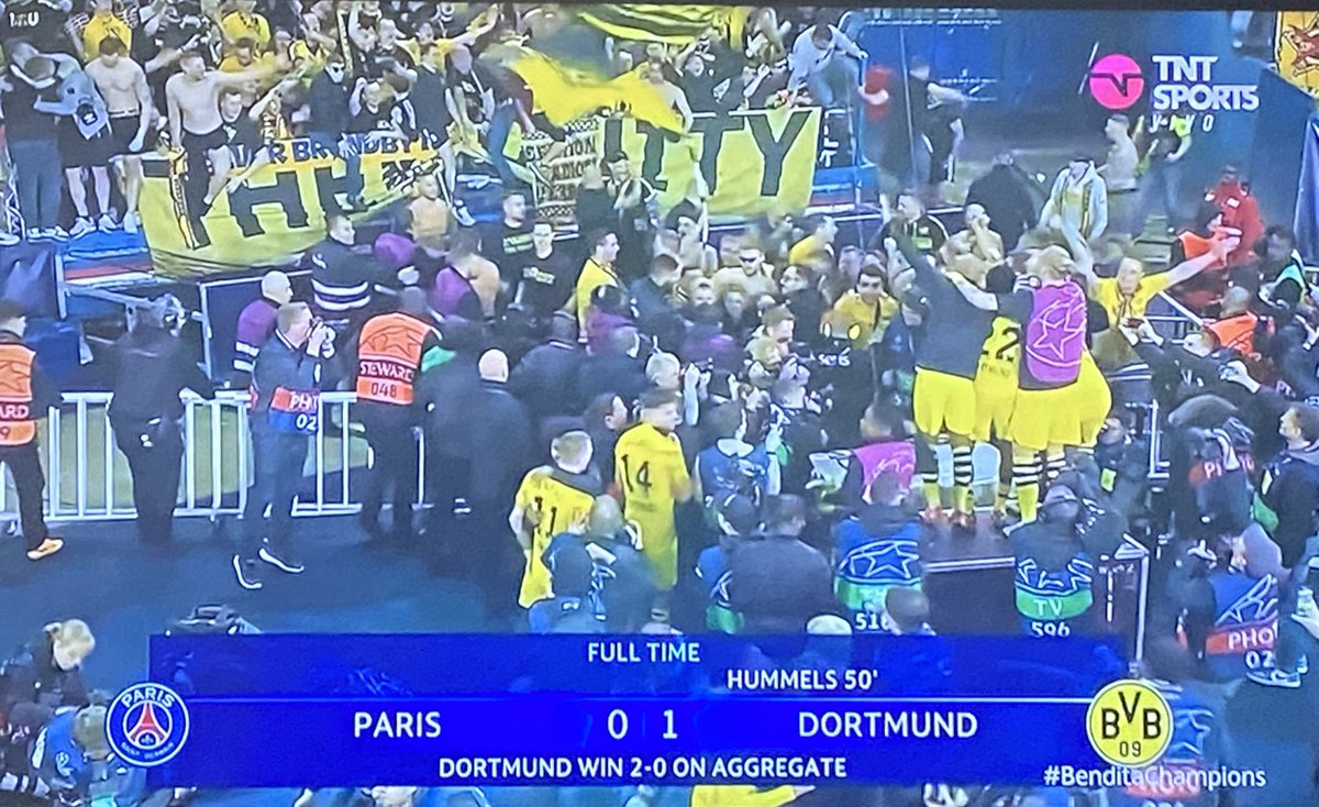 rulespp's tweet photo. Y pasa el #BorussiaDortmund  ante el #ParisSaintGermain  pero por que el dormund juego con 12 y su jugador estrella fue el poste hahah https://t.co/fMJrjqftB4