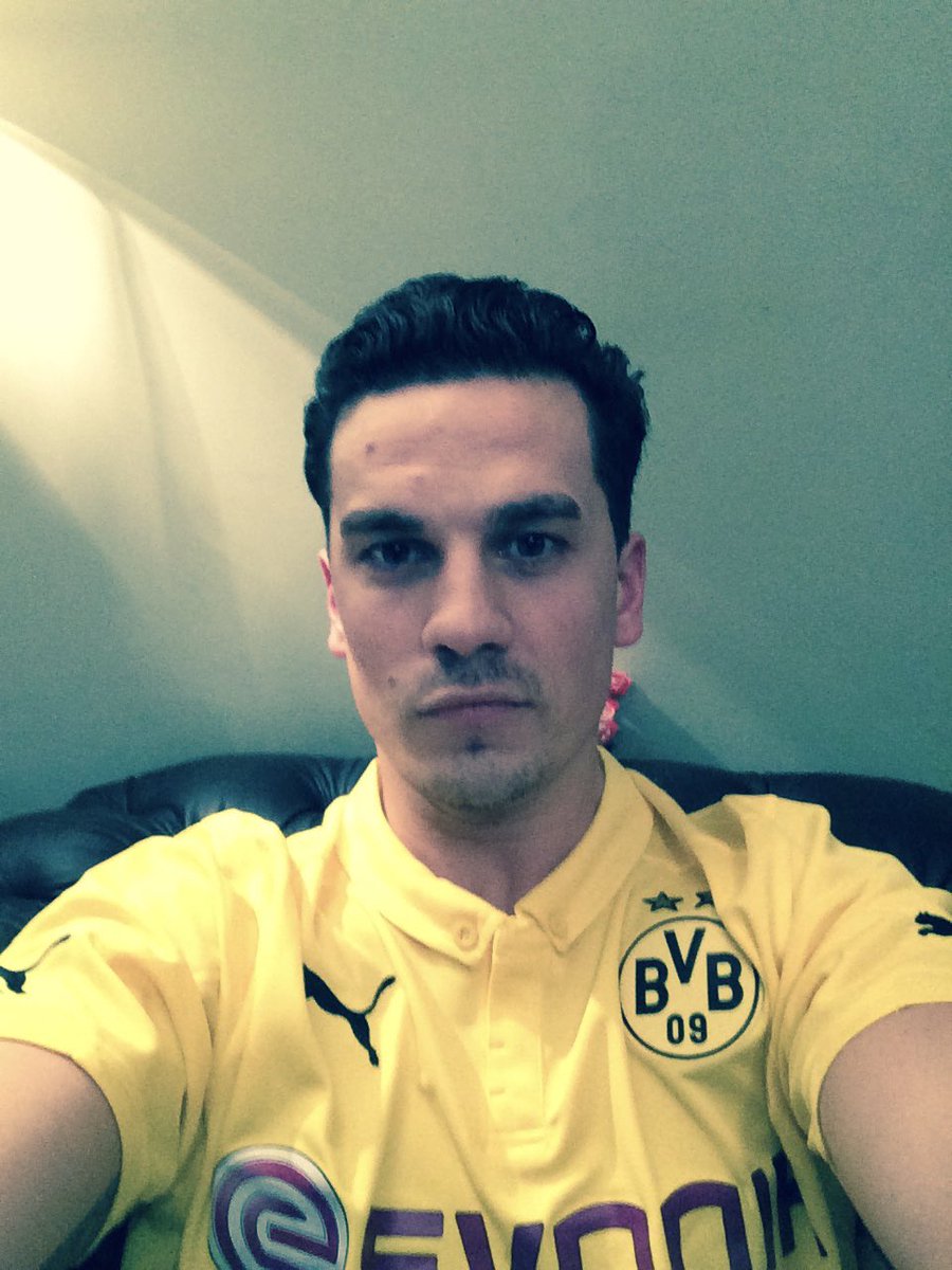 Wembley! #Dortmund #YellowSubmarine Please no Bayern!