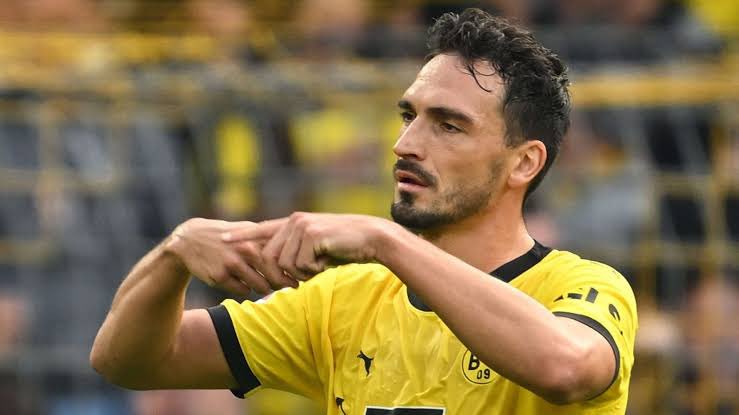 35-years-old, two clean sheets on the bounce and a winning goal against arguably the most potent front line on the planet. This isn’t just about today, Mats Hummels remains one of the most under-appreciated CBs of his generation. This is an all-timer.
