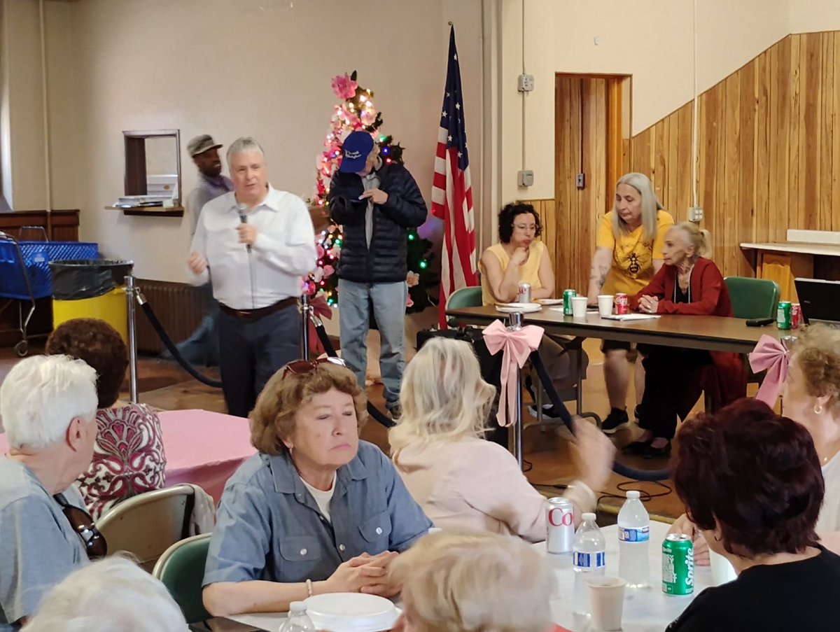 Beautiful Mother’s Day celebration at the 4th Street Senior Center. 💝#BayonneStrong #WeAreBayonne #MothersDay @CityofBayonne