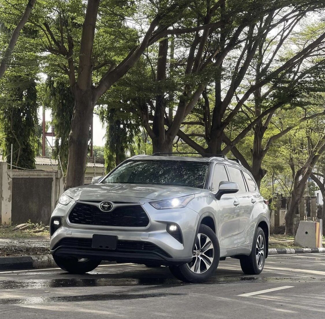 Automall_ng's tweet photo. Foreign used Toyota Highlander XLE 2021
Duty: paid
Location: Abuja
#thecbn #ameachi #SeyiTinubu #Mbappe
@__yellows @aisha_yaGuda @el_uthmaan @___Bils @chandni_lish @hayateey1 @moderate_ustaz @_hafsat_paki @Kha_dee_ja_tou @KawuGarba @chandni_lish @RahmahMlm Retweet 🙏 https://t.co/y7gO29zlJO