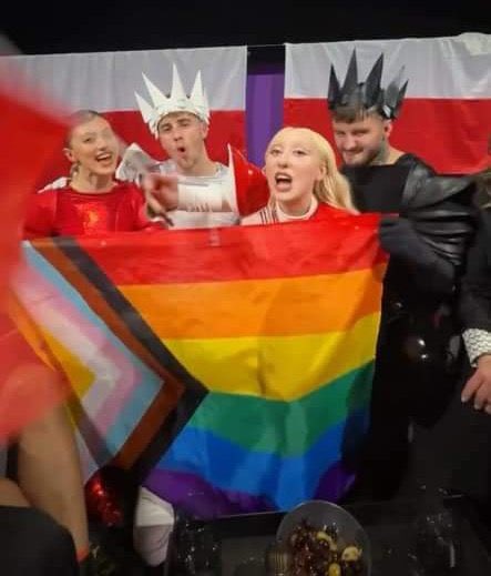 never thought i would see polish representative holding an lgbtq+ flag, love you luna