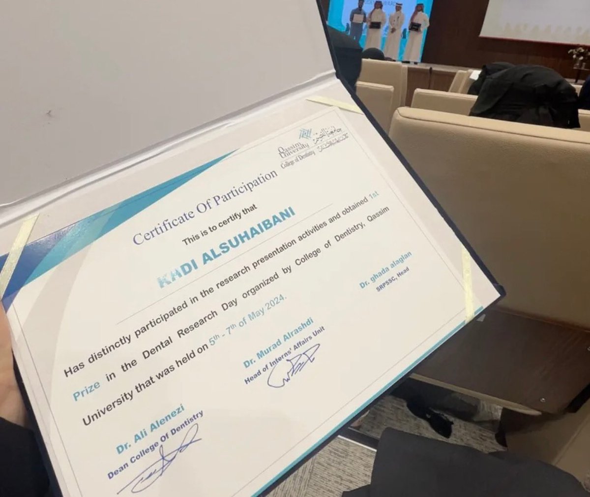 KadiDeIb's tweet photo. الحمدلله قبل كل شيء …

وانتهت اليوم رحلة رائعة ومثرية في مجال البحث العلمي ، كانت تجربة مليئة باللحظات التي لاتنسى 

والشكر الحقيقي  
للمشرفين والموجهين والمرشدين طوال الرحلة..

د/وسام فتحي 
د/مراد الرشيدي

#Researchday2024 https://t.co/DbIBSDAA6J