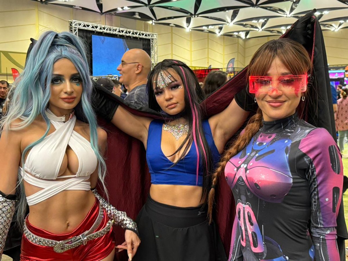 🌟 Join us in celebrating @LightningWorks7's incredible journey at Comic Con in Costa Rica! 🌟 

Meet Skylie and Velexi from 𝙎𝙩𝙖𝙧𝙗𝙡𝙞𝙣𝙙 𝘾𝙤𝙢𝙞𝙘 & Anastia as they bring excitement & inspiration to the event! 🎊

#ComicCon #Starblind #AlienWorlds #GalacticHubs #WAXFAM