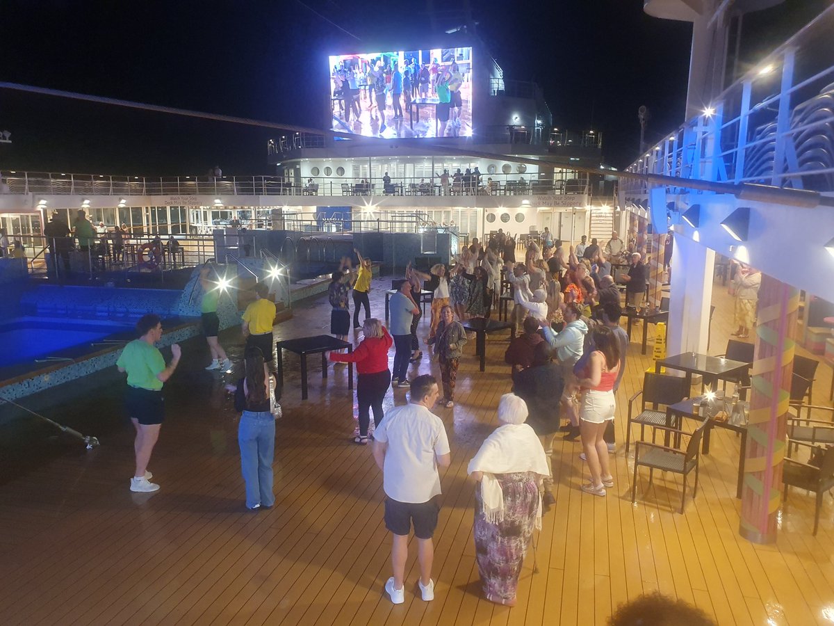 Fun on 'Top Deck' Marella Style🎶🍹🚢👍😎 #cruising #cruise