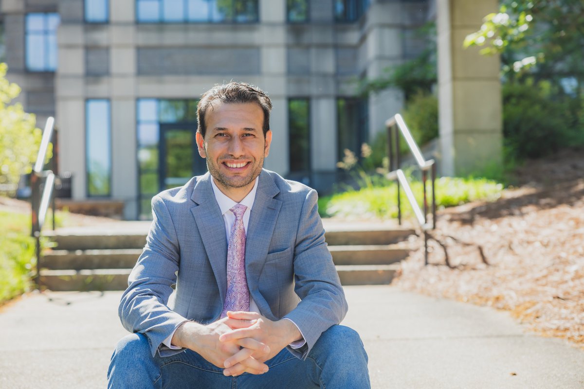 “I've had the diverse opportunity to study a more in-depth variety of subjects, conduct applied research, bridge research and practice, and gain tools in many fields.' Read about Imad Alhajj's #DukeMIDP experience: sanford.duke.edu/story/2024-gra… #PubPol2024 #Duke2024 #Classof2024