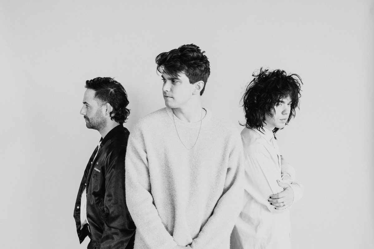 show of hands who has pre-saved Whiplash? 🙋‍♀️

tinyurl.com/ufoufo-Whiplash