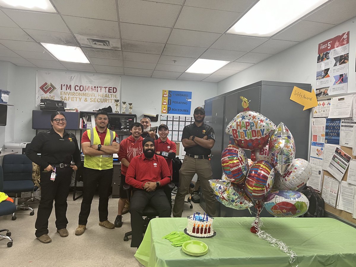 SagharTanner's tweet photo. Celebrating May Birthdays 🎂 🥳🥳🥳🎈🎊🎉🎂✈️ https://t.co/blMJ4VyW8z