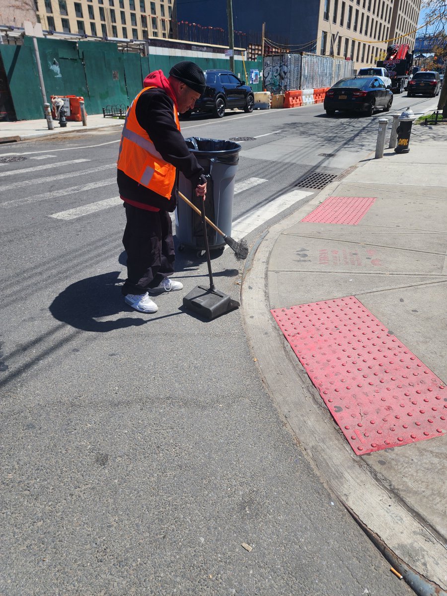 Big shoutout to the hardworking crew members keeping our streets clean and our neighborhoods safe in Council Member @JustinBrannan's District! Your support is truly appreciated. #CleanStreets #NYC #Mermaid #Brooklyn