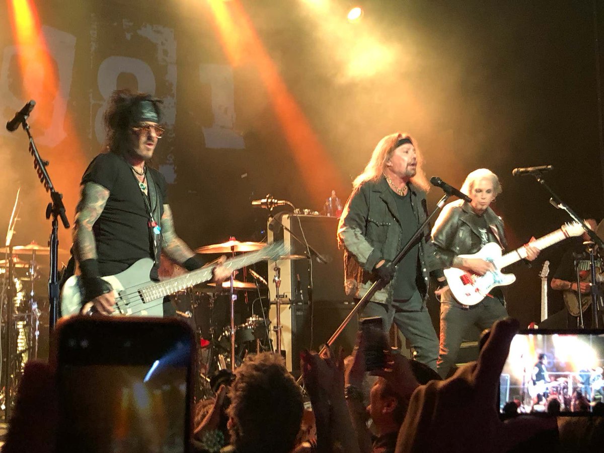 . @RobbieBarstool's Experience As The Youngest Person At Mötley Crüe's Secret Show In NYC buff.ly/3wse2Uq