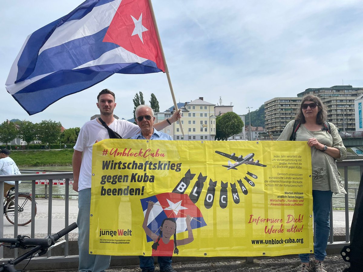 La Solidaridad Austriaca hace suya la lucha del pueblo cubano contra el #BloqueoGenocida. La condena a esa política se hace visible desde las calles de Viena. #MejorSinBloqueo