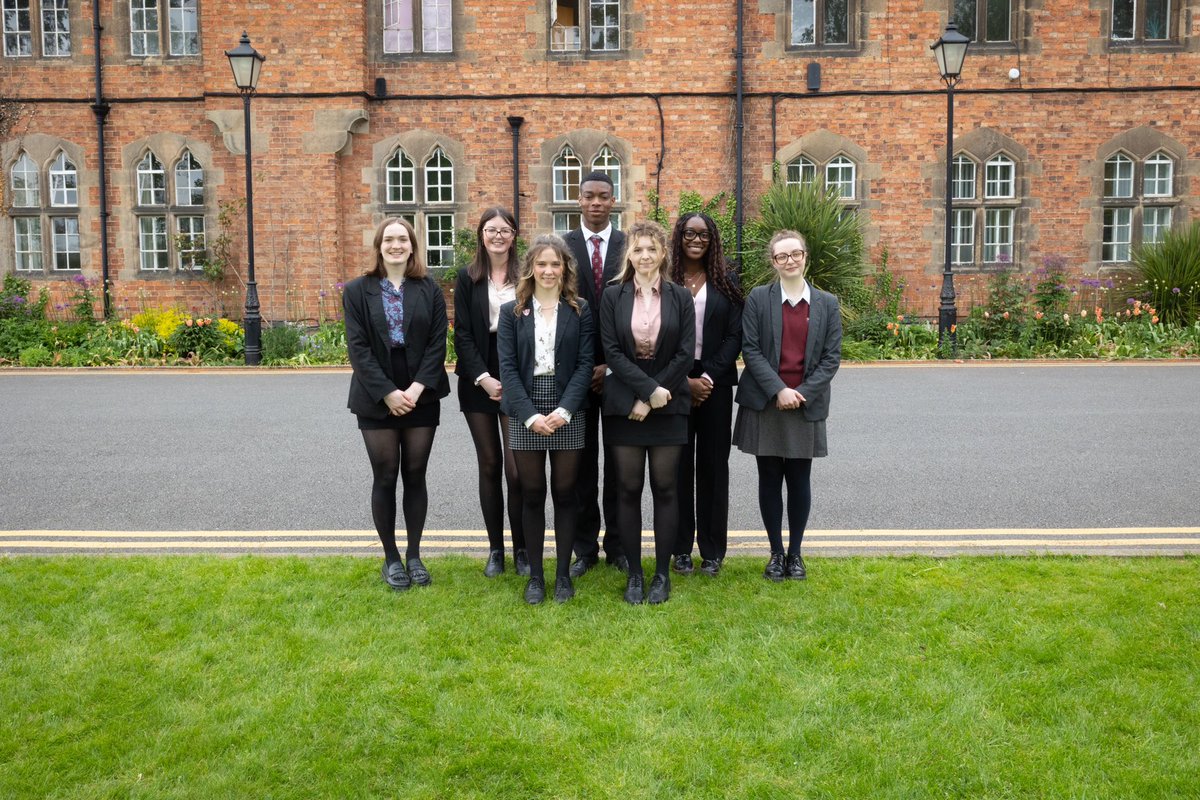 Ratcliffe College is proud to announce that seven students have received conditional offers from @UniofOxford, and for Medicine, Dentistry, and Veterinary Science at some of the UK’s most prestigious Universities.👏🏽 🗞️ Read the full story: shorturl.at/aBIQ2 #SixthForm