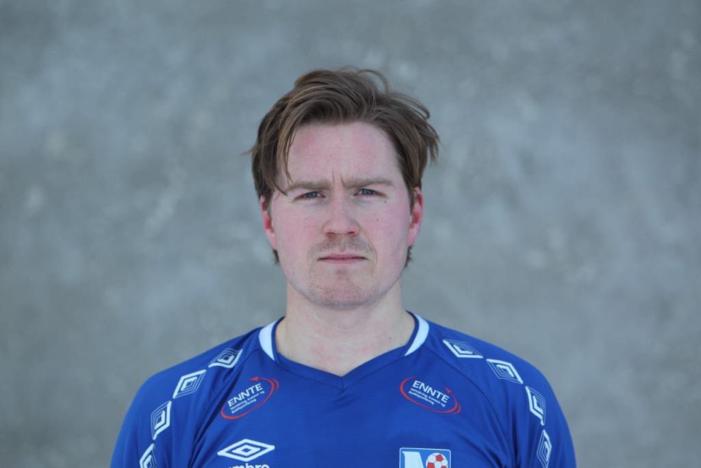 Adrian Tjernsli nådde i går en milepæl og satte sitt 100. mål for a-laget til Rælingen FK i obligatoriske kamper. Dette er oppnådd gjennom 146 kamper i 3. 4. og 5. divisjon i løpet av 10 sesonger i den blå drakta. 
Vi gratulerer så mye til a-lagets kaptein. 

#rgta