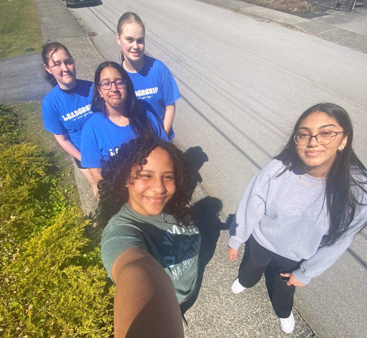 socialsgoddess's tweet photo. Burnaby students spend some time putting smiles on our neighbours’ faces with cards made with love by elementary and @bnss high school students. 

Thank you to @iakfoundationca for supporting these students’ intentional acts of kindness! https://t.co/ZvNH6QVIdU