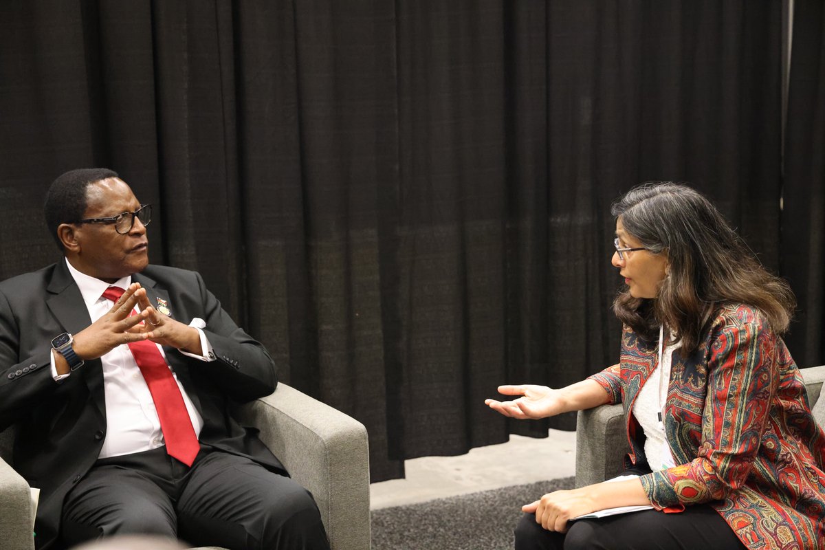DCEO Nisha Biswal had a productive meeting with President @LAZARUSCHAKWERA, focusing on mobilizing private capital to fuel Malawi’s development. Our collaborative efforts will help promote economic growth and development across the country. #USAfricaBizSummit2024