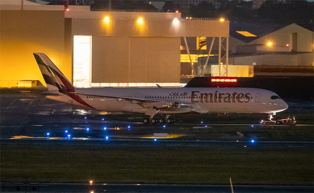 Acá tenemos al primer Airbus A350-941 de Emirates 🇦🇪 (A6-EXA). [Foto de Eurospot]