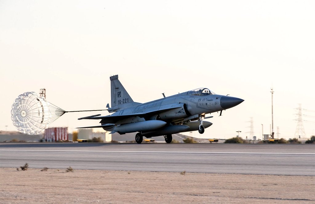 Defense_Talks's tweet image. Pakistan&apos;s JF-17 Thunder ⚡