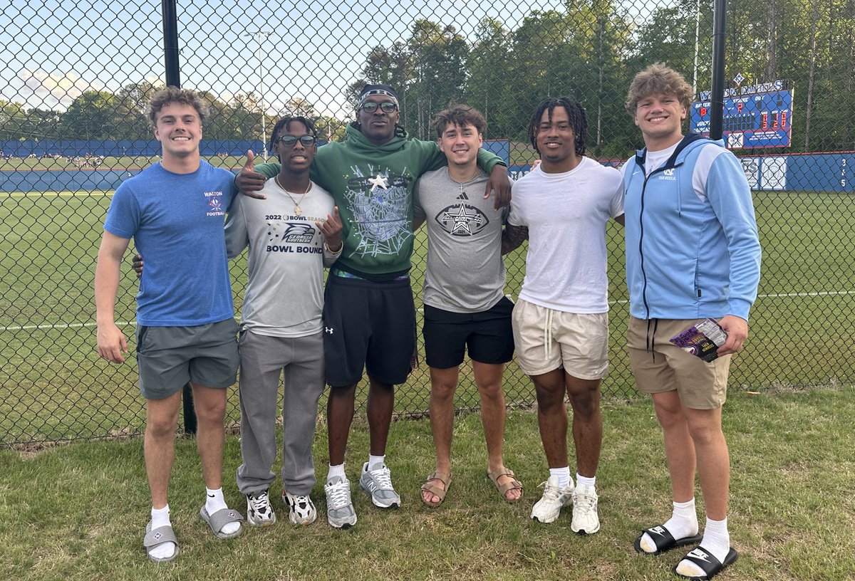 L👀K who I saw at The Yard catching Raider baseball game! #balldownballout @WaltonRecruits @WaltonAthletics @WaltonTDClub